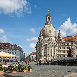 Apartment Grosses Im Zentrum Von Dresden, 2 Schlafzimmer, 2 Baeder, Balkon Germany